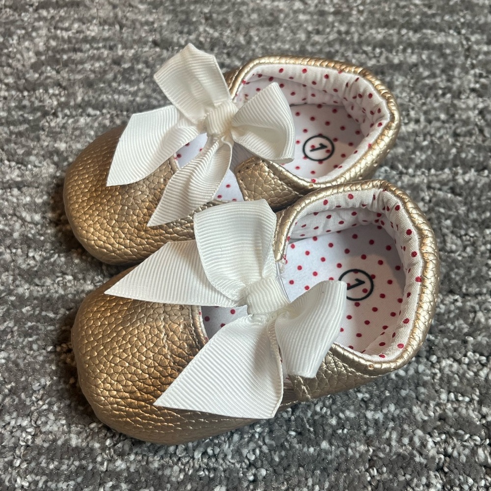 NWOT Gold Crib Shoes